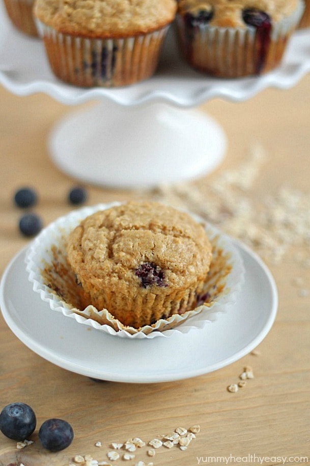 Moist & fluffy muffins filled with oats and blueberries! Healthy, easy and delicious breakfast or snack! Moist & fluffy muffins filled with oats and blueberries! Healthy, easy and delicious breakfast or snack!