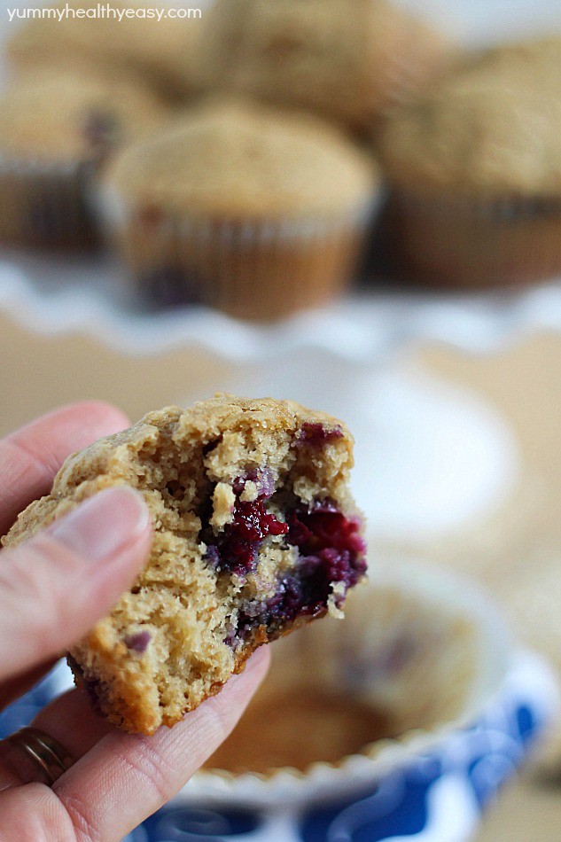 Moist & fluffy muffins filled with oats and blueberries! Healthy, easy and delicious breakfast or snack! Moist & fluffy muffins filled with oats and blueberries! Healthy, easy and delicious breakfast or snack!