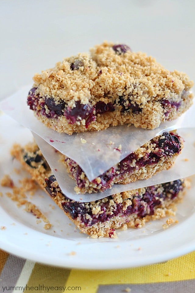 Skinny Blueberry Crumble Bars - a light crust, a layer of blueberries and a crumble topping. So delicious! Skinny Blueberry Crumble Bars - a light crust, a layer of blueberries and a crumble topping. So delicious!