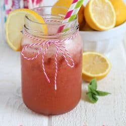 Strawberry Basil Lemonade | refreshing lemonade made with lemon, strawberry and basil. Absolutely delicious! (No added white sugar!)
