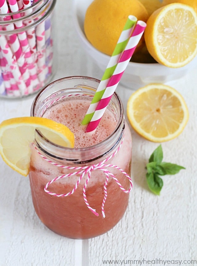 Strawberry Basil Lemonade | refreshing lemonade made with lemon, strawberry and basil. Absolutely delicious! (No added white sugar!) Strawberry Basil Lemonade | refreshing lemonade made with lemon, strawberry and basil. Absolutely delicious! (No added white sugar!)