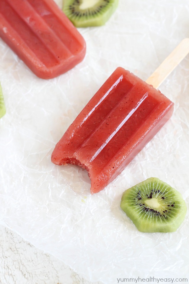 Watermelon Kiwi Popsicles - super easy and delicious popsicles with only four ingredients. Perfect healthy treat for summertime! Watermelon Kiwi Popsicles - super easy and delicious popsicles with only four ingredients. Perfect healthy treat for summertime!