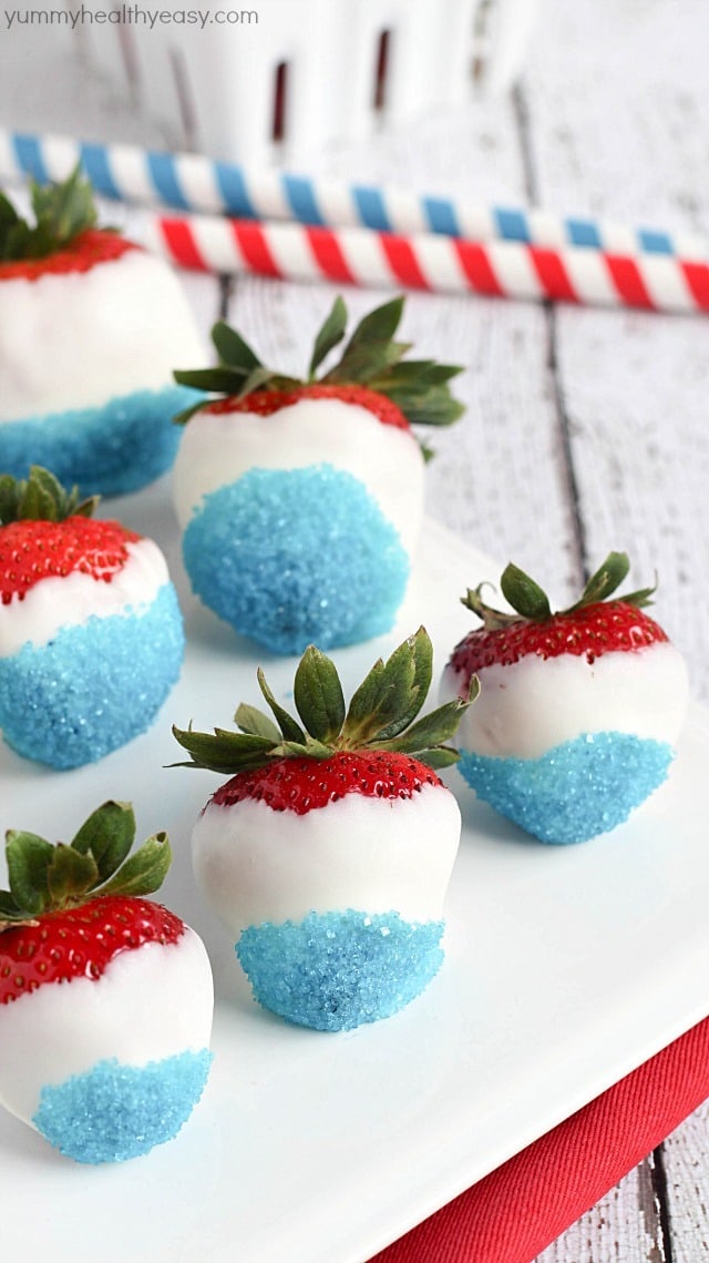 Fun & easy patriotic white chocolate strawberries using white chocolate and blue sprinkles. #4thofjuly
