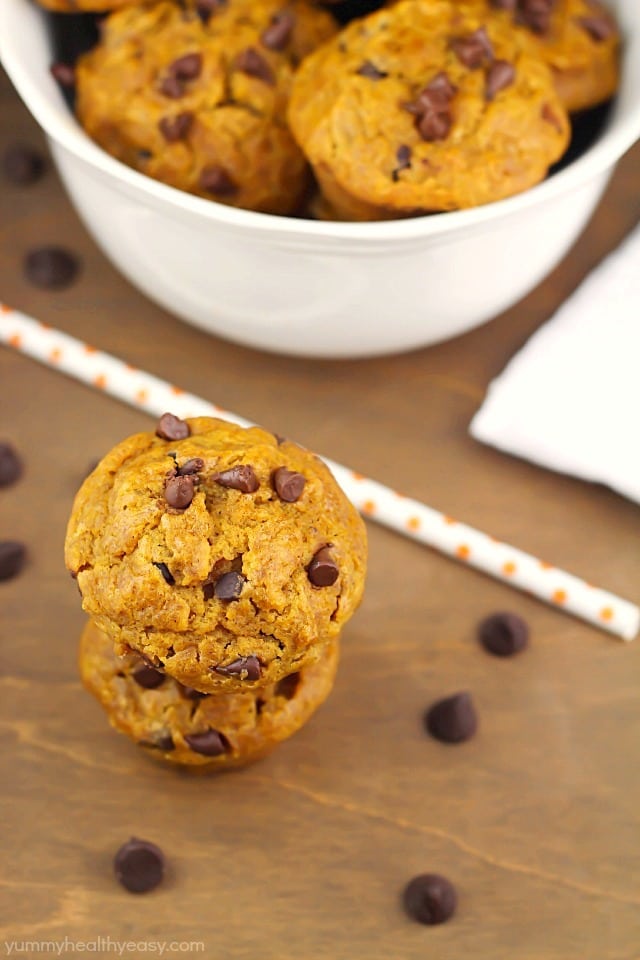 The BEST pumpkin mini muffins you'll ever make! {via yummyhealthyeasy.com}