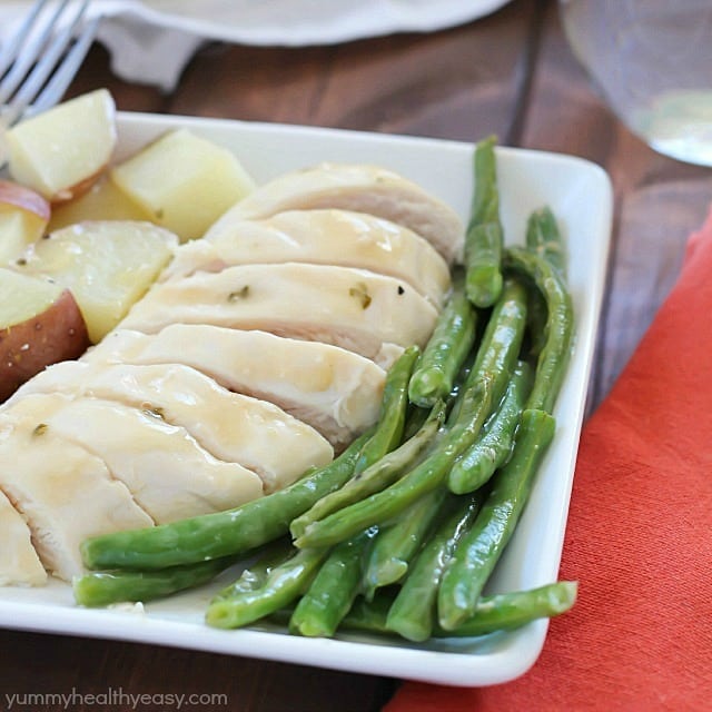 Easy {One Pot} Garlic Butter Chicken, Green Beans & Potatoes - an easy dinner with only a few ingredients for a quick weeknight meal everyone will love!
