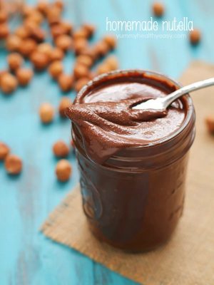 Did you know you can make Nutella at home?? It's easy! And dare I say, better than the original? Try it and see! Get this homemade nutella recipe on @yummyhealthyeasy