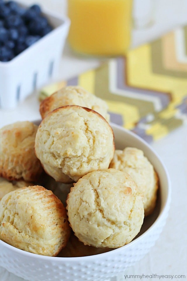 Mom's quick and easy breakfast muffins - a family favorite muffin recipe that is easily whipped up in minutes!