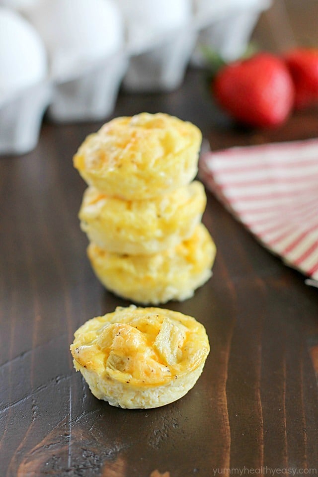 Extremely simple and delicious healthy mini egg cups! A quick breakfast recipe you can make ahead of time and devour all week long!