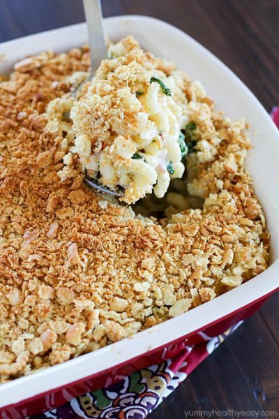 A flavorful Baked Macaroni and Cheese Casserole with bacon & kale and a crushed cracker topping. Comforting and delicious! #ad #ChoppedAtHome
