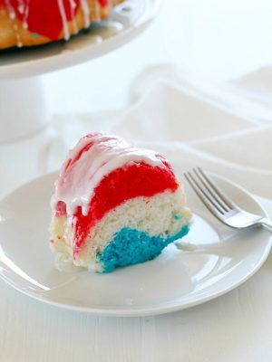A fun, easy red white & blue cake that you can whip together for a last minute, delicious 4th of July dessert!