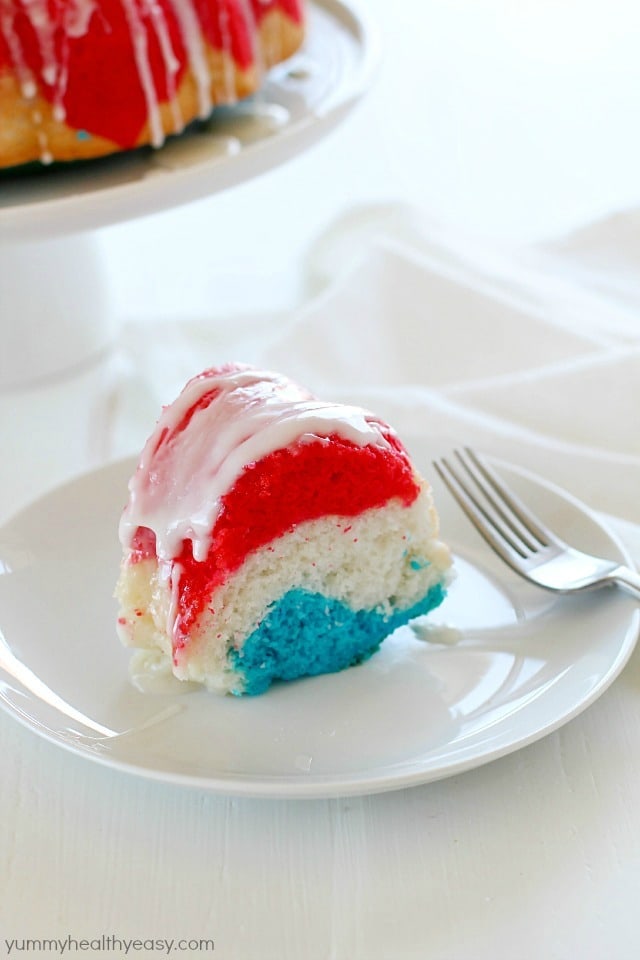 A fun, easy red white & blue cake that you can whip together for a last minute, delicious 4th of July dessert!