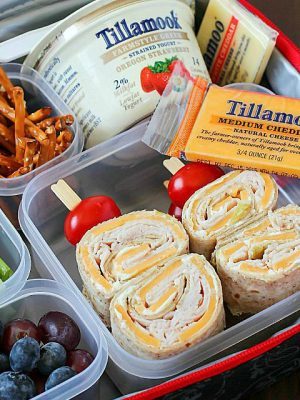 Ready for back-to-school? Pack some easy Creamy Turkey Pinwheels in your kids' lunchboxes this year! Tillamook #DairyDoneRight Ad