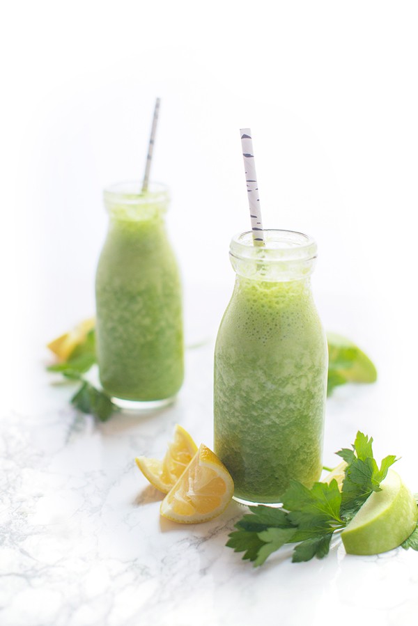 Apple Ginger Green Smoothie Recipe by The Lemon Bowl