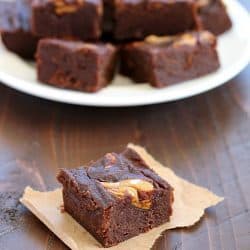 If you're looking for a chocolate fix but don't want all the calories, you have to try this 3 Ingredient Skinny Peanut Butter Brownie Fudge! Only 42 calories for a chunk of fudgy, chocolate marbled, peanut butter deliciousness!