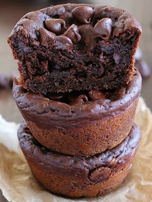 Avocado Muffins. With Chocolate. That are fudgy. Yessiree! Fudgy Chocolate Avocado Muffins that are eggless and only 188 calories so you feel like you're eating dessert for breakfast! Hint: you can't taste the avocado at all! AD