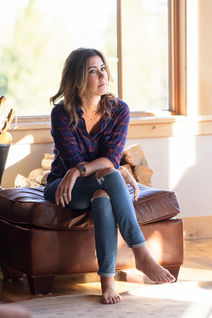 Food Blogger Jen Nikolaus listening at a panel discussion.